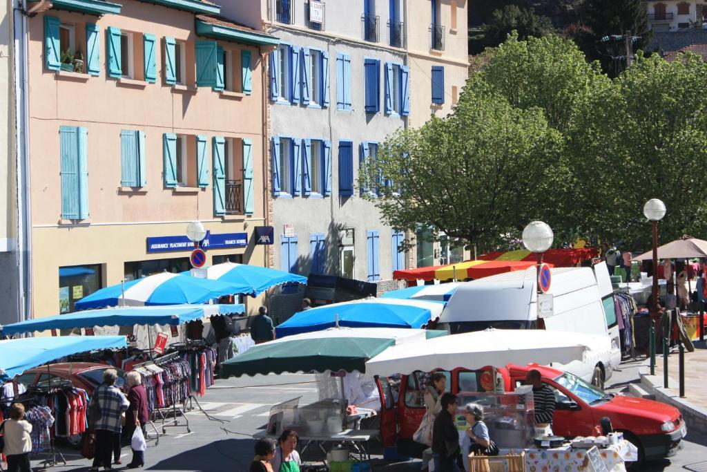 Hôtel Le Bellevue Tarascon-sur-Ariège Buitenkant foto